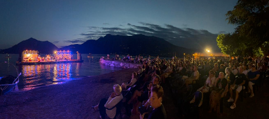PALCO GALLEGGIANTE: LA MAGIA DI “SOUND OF LECCO” 6 CONCERTI ALLA LAKE ARENA, IL DOPPIO DEL PREVISTO